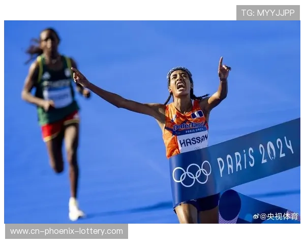 奥运会闭幕式首次为女子马拉松冠军颁奖历史性时刻见证女性体育新辉煌